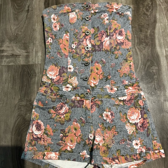 BNWOT denim floral playsuit xs - Picture 2 of 7